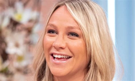 Chloe Madeley strips naked to show body transformation eight。